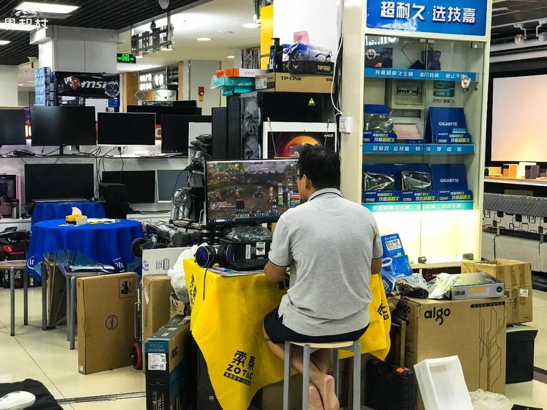 南寧電子賣場蕭條 電商沖擊、誠信缺失與商戶的破局之道